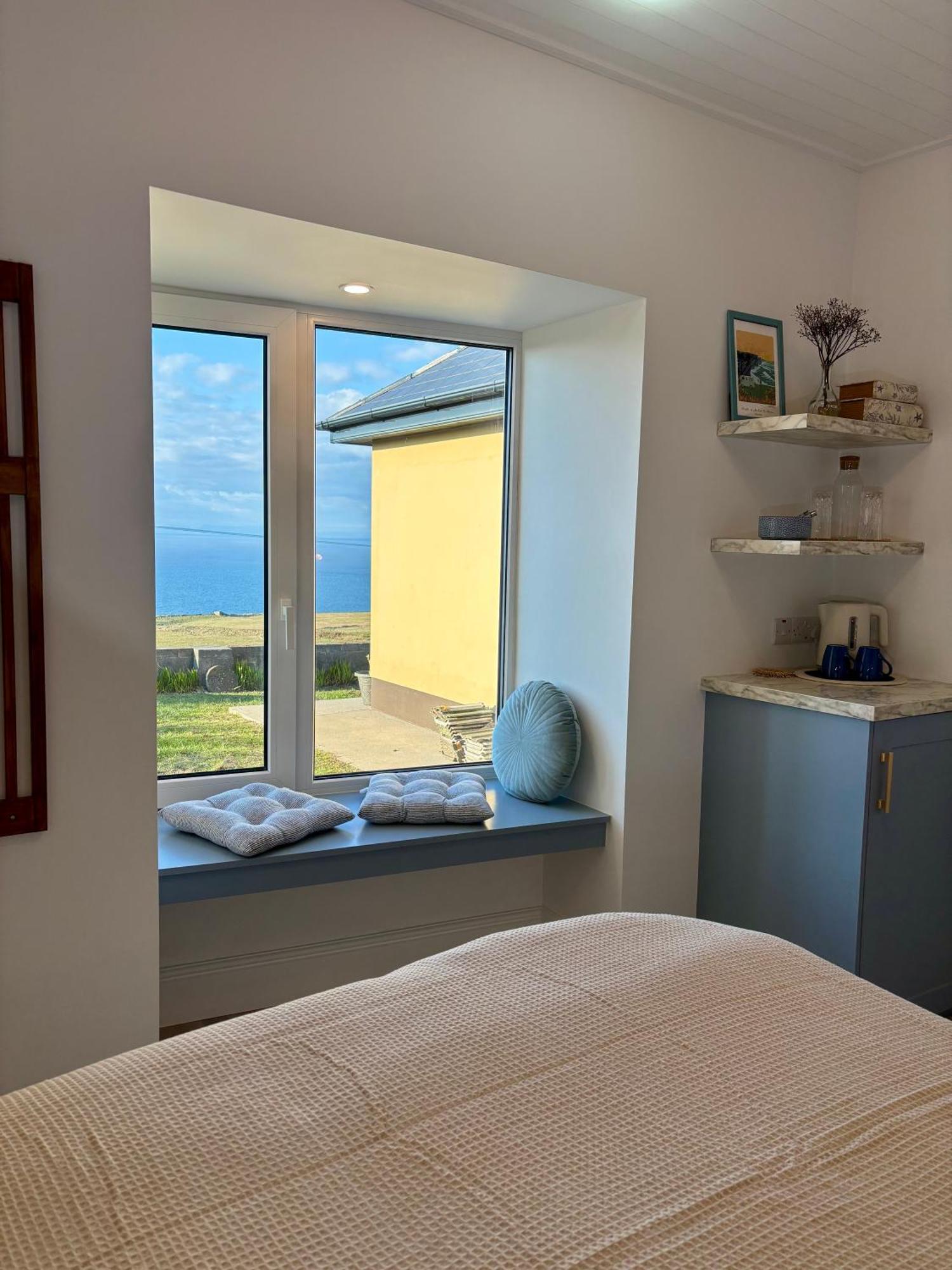 Ocean View Guestrooms Doolin Kamer foto