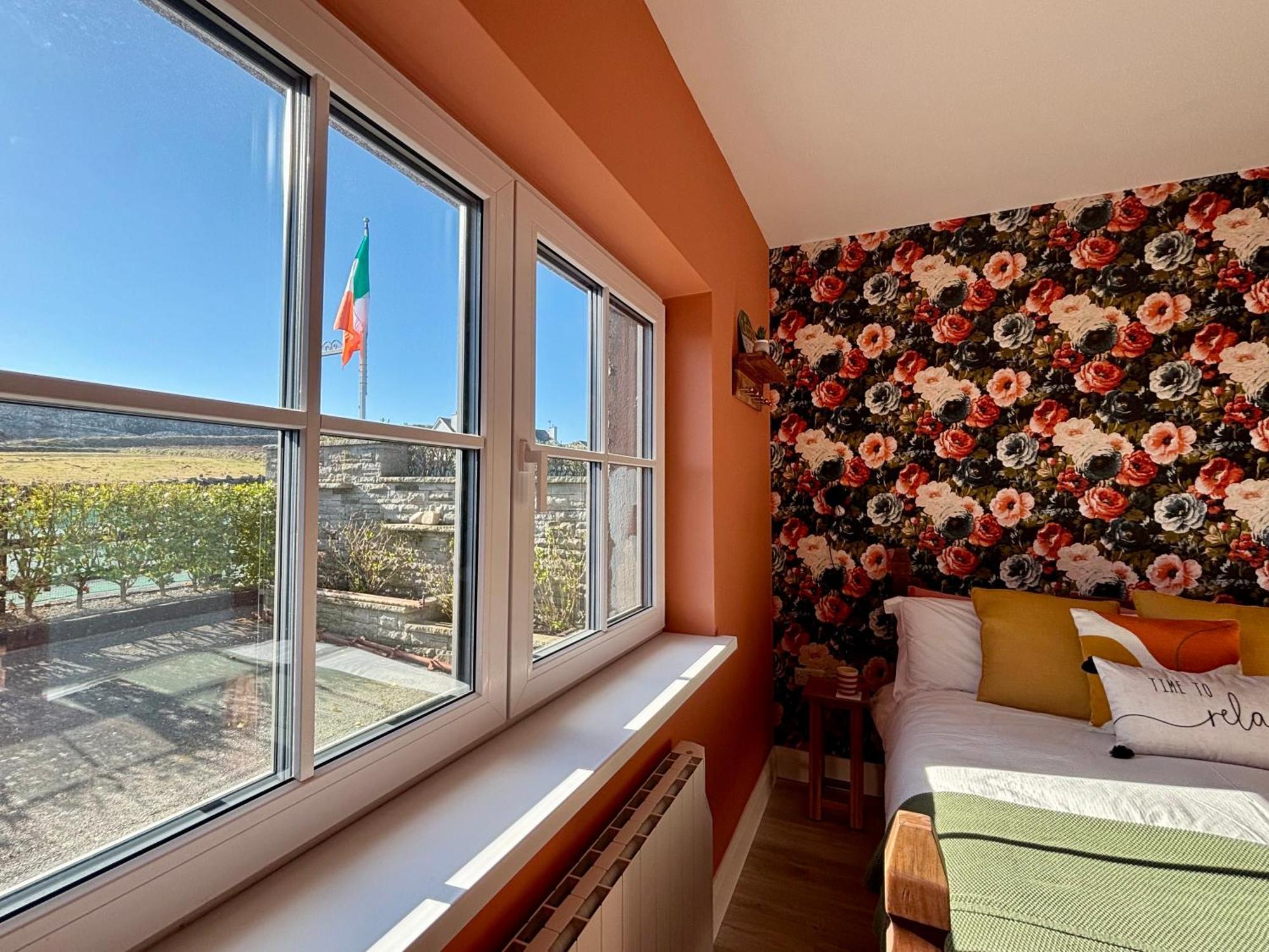 Ocean View Guestrooms Doolin Kamer foto
